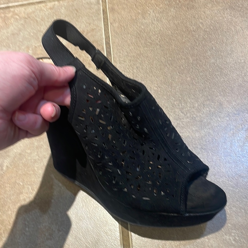 Chinese Laundry black Wedges! Size 8